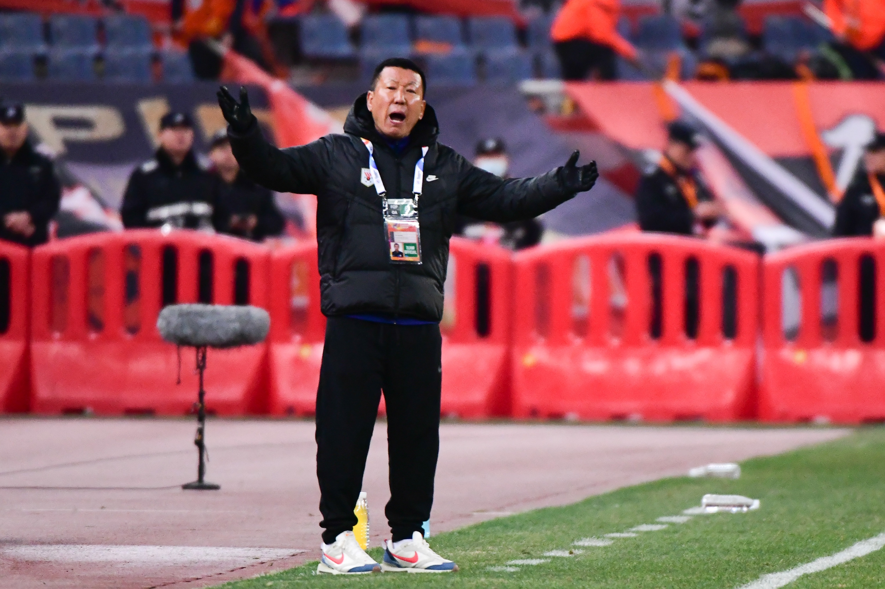徐江批崔康熙：花轉(zhuǎn)會費(fèi)弄來帕托、強(qiáng)行引進(jìn)瓦科，錢花了事辦砸了
